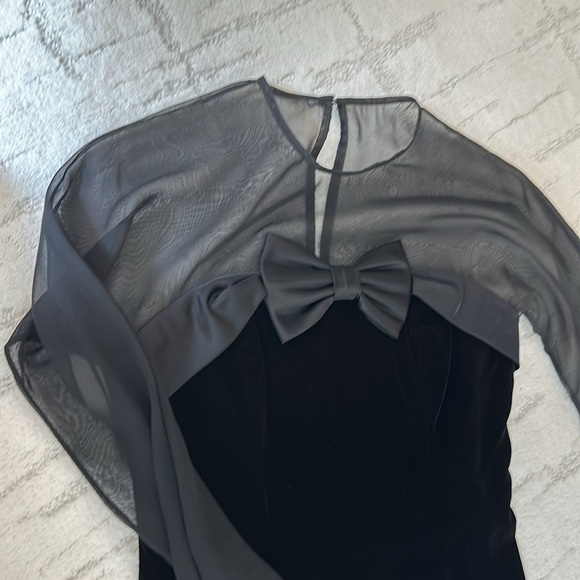Black velvet with satin trim and bow:sheer front, back top and sleeves; size 6 - Picture 2 of 9